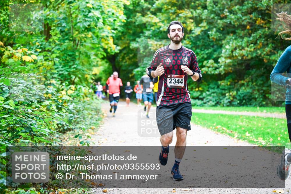 12.10.2025 - Bramfelder Halbmarathon 2025 Dr. Thomas Lammeyer http://msf.ph/oto/9355593 12.10.2025 10:54:14 Laufen 2344 meine-sportfotos.de