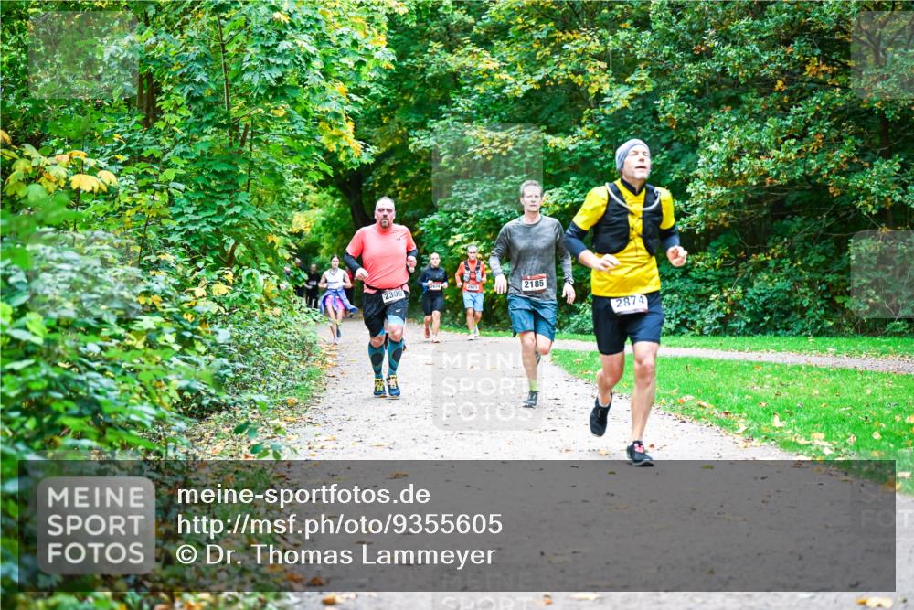 12.10.2025 - Bramfelder Halbmarathon 2025 Dr. Thomas Lammeyer http://msf.ph/oto/9355605 12.10.2025 10:54:16 Laufen 2306, 2674, 2675, 2185, 2874 meine-sportfotos.de