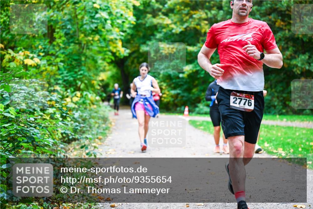 12.10.2025 - Bramfelder Halbmarathon 2025 Dr. Thomas Lammeyer http://msf.ph/oto/9355654 12.10.2025 10:54:23 Laufen 2776 meine-sportfotos.de