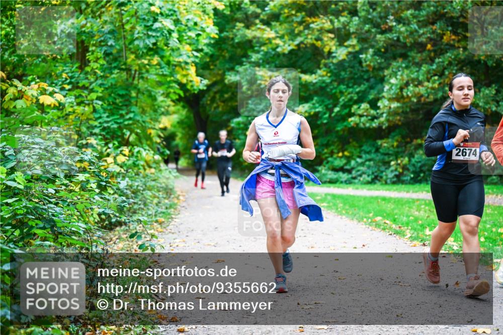 12.10.2025 - Bramfelder Halbmarathon 2025 Dr. Thomas Lammeyer http://msf.ph/oto/9355662 12.10.2025 10:54:24 Laufen 25, 2674 meine-sportfotos.de