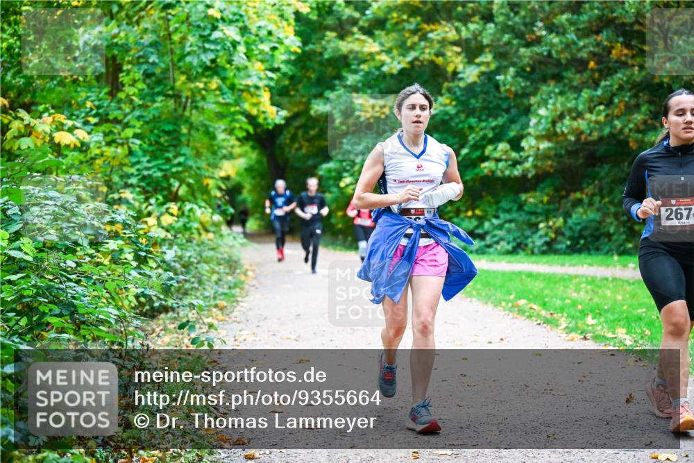 12.10.2025 - Bramfelder Halbmarathon 2025 Dr. Thomas Lammeyer http://msf.ph/oto/9355664 12.10.2025 10:54:25 Laufen 18, 267 meine-sportfotos.de