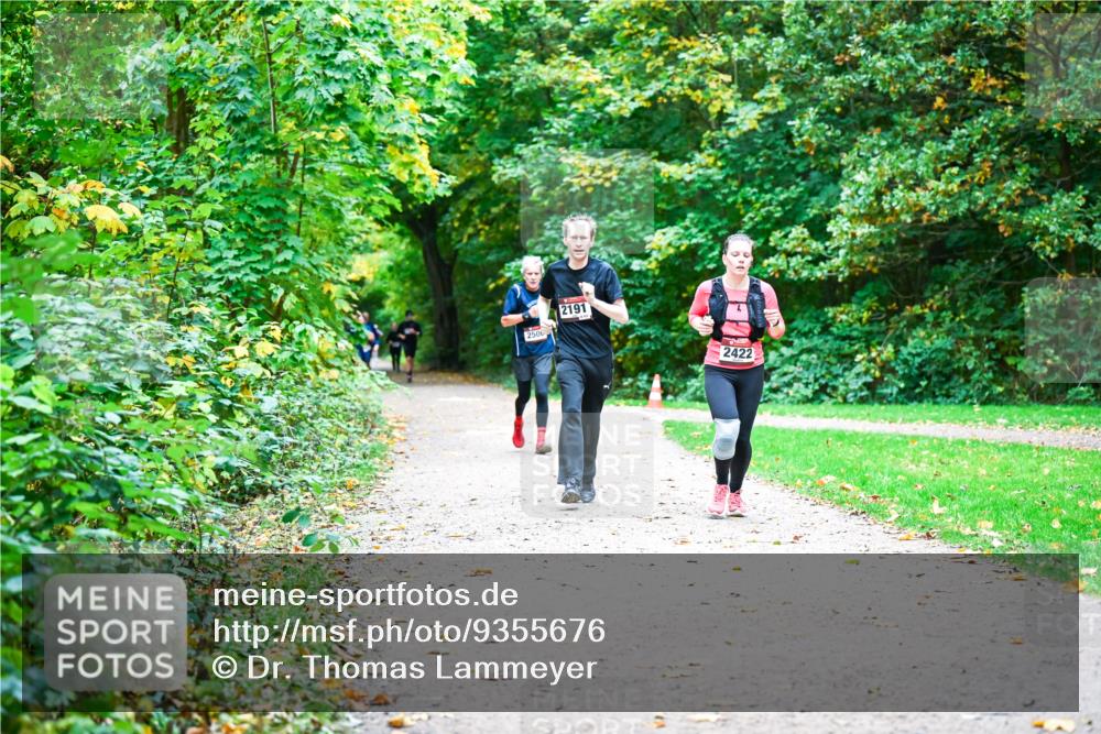 12.10.2025 - Bramfelder Halbmarathon 2025 Dr. Thomas Lammeyer http://msf.ph/oto/9355676 12.10.2025 10:54:28 Laufen 2506, 2191, 2422 meine-sportfotos.de