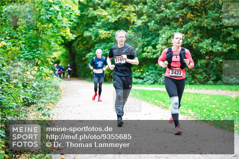 12.10.2025 - Bramfelder Halbmarathon 2025 Dr. Thomas Lammeyer http://msf.ph/oto/9355685 12.10.2025 10:54:30 Laufen 4, 2191, 123, 2422 meine-sportfotos.de