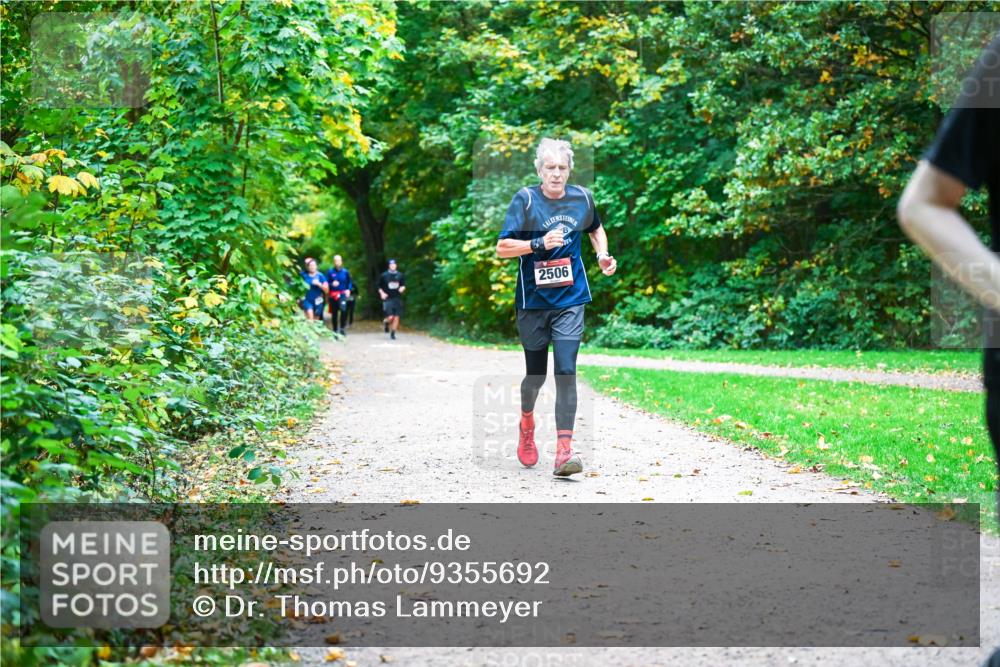12.10.2025 - Bramfelder Halbmarathon 2025 Dr. Thomas Lammeyer http://msf.ph/oto/9355692 12.10.2025 10:54:32 Laufen 2506 meine-sportfotos.de