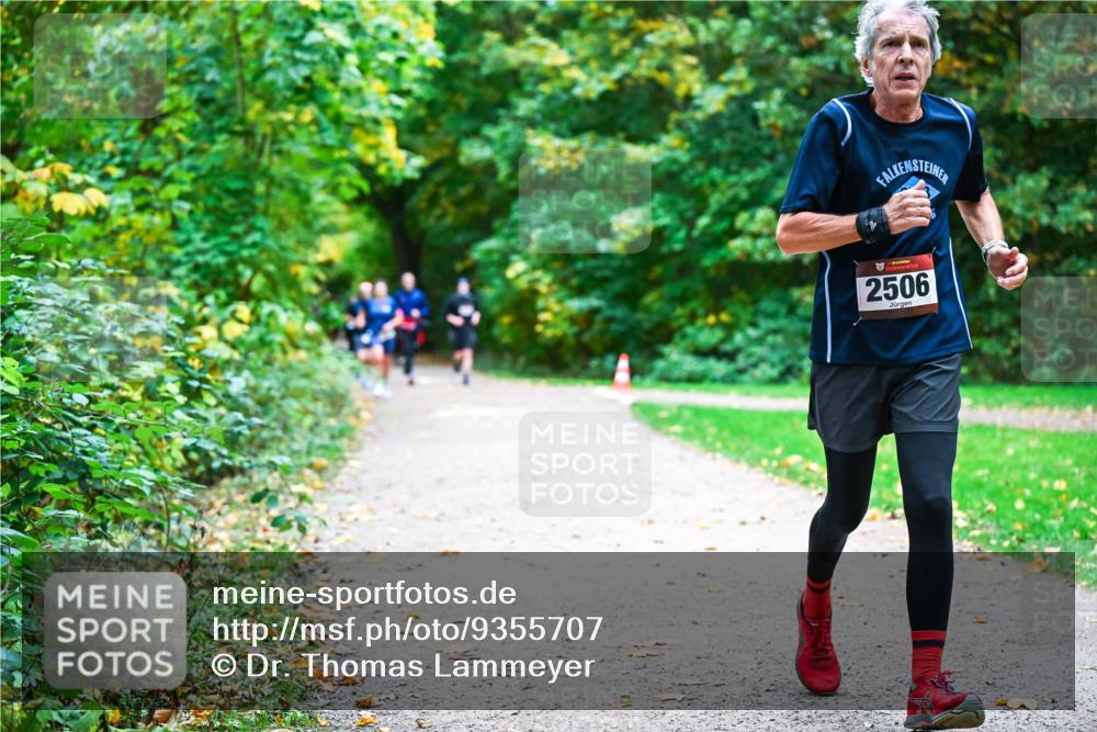 12.10.2025 - Bramfelder Halbmarathon 2025 Dr. Thomas Lammeyer http://msf.ph/oto/9355707 12.10.2025 10:54:34 Laufen 2506 meine-sportfotos.de