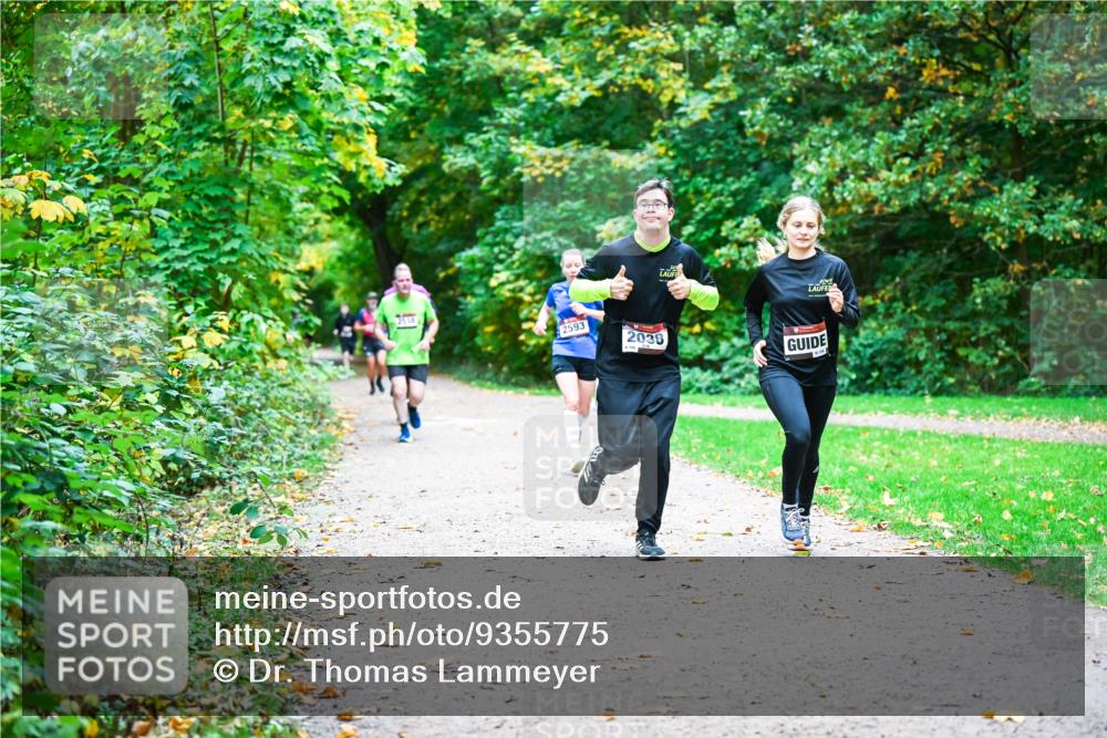 12.10.2025 - Bramfelder Halbmarathon 2025 Dr. Thomas Lammeyer http://msf.ph/oto/9355775 12.10.2025 10:54:48 Laufen 3538, 2593, 2038 meine-sportfotos.de