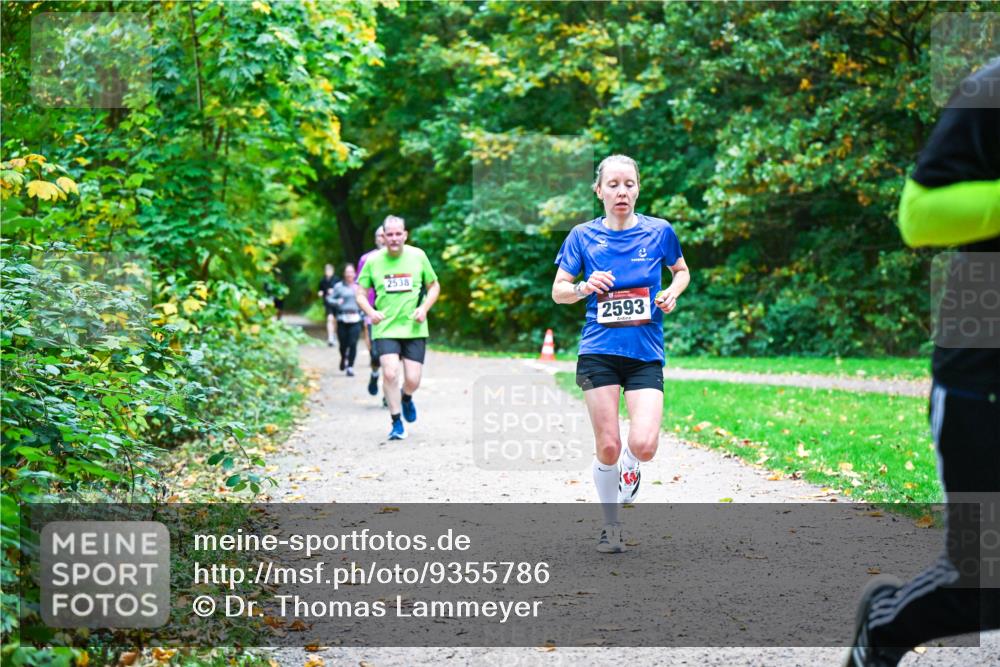 12.10.2025 - Bramfelder Halbmarathon 2025 Dr. Thomas Lammeyer http://msf.ph/oto/9355786 12.10.2025 10:54:50 Laufen 2538, 0, 2593 meine-sportfotos.de