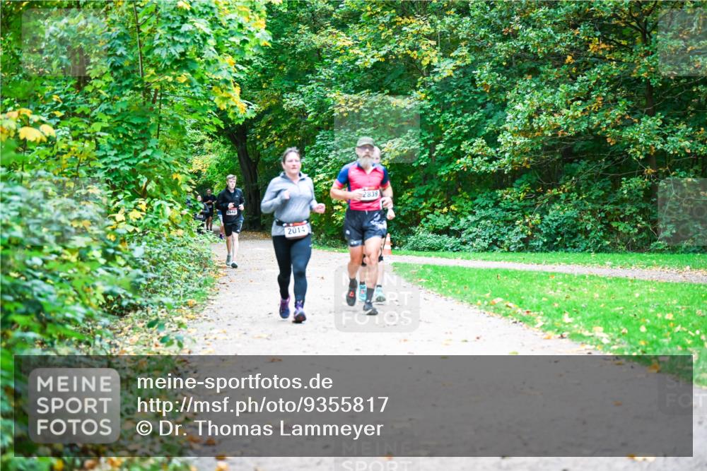 12.10.2025 - Bramfelder Halbmarathon 2025 Dr. Thomas Lammeyer http://msf.ph/oto/9355817 12.10.2025 10:54:56 Laufen 2642, 2014, 2839 meine-sportfotos.de