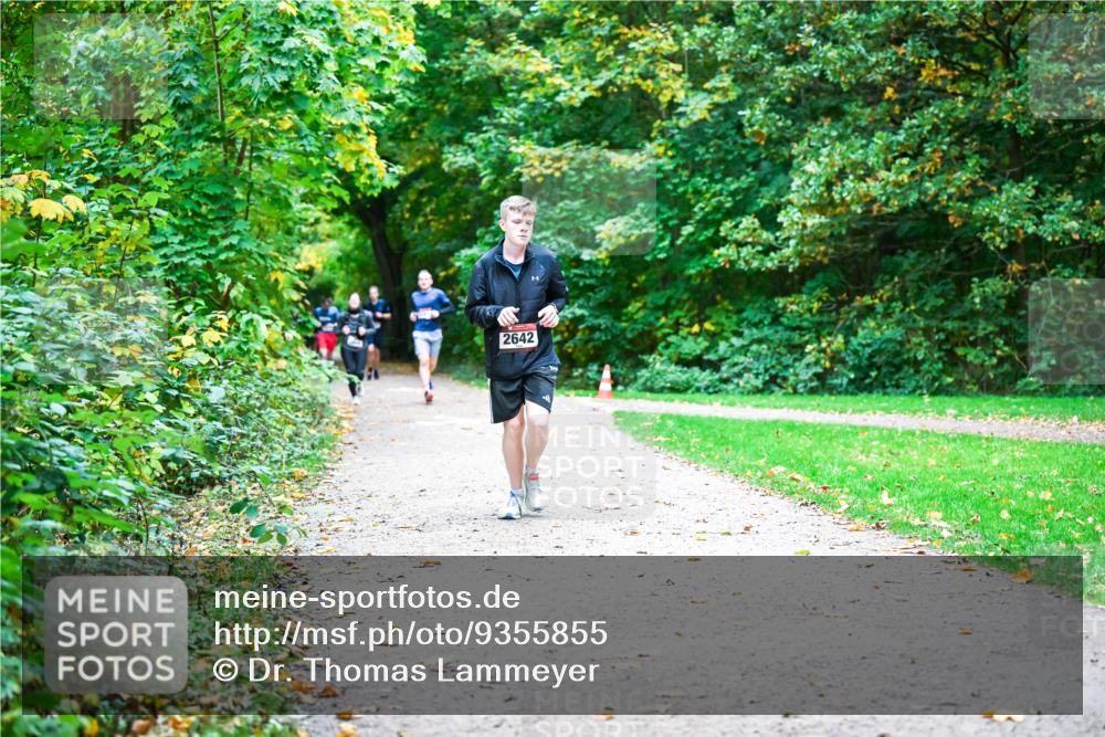 12.10.2025 - Bramfelder Halbmarathon 2025 Dr. Thomas Lammeyer http://msf.ph/oto/9355855 12.10.2025 10:55:02 Laufen 2642 meine-sportfotos.de