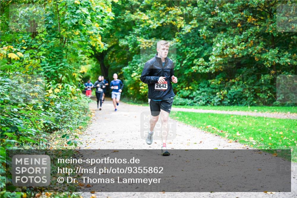 12.10.2025 - Bramfelder Halbmarathon 2025 Dr. Thomas Lammeyer http://msf.ph/oto/9355862 12.10.2025 10:55:03 Laufen 2642 meine-sportfotos.de