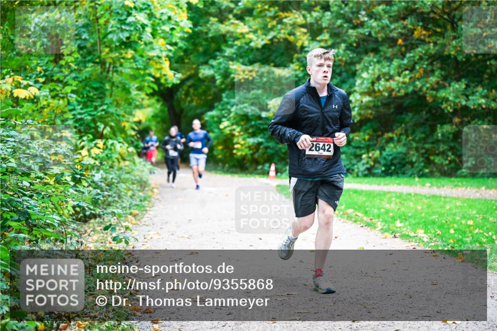 12.10.2025 - Bramfelder Halbmarathon 2025 Dr. Thomas Lammeyer http://msf.ph/oto/9355868 12.10.2025 10:55:04 Laufen 2642 meine-sportfotos.de