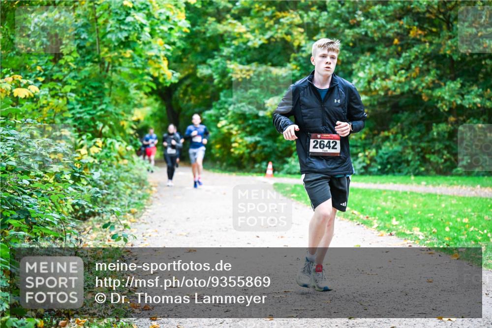 12.10.2025 - Bramfelder Halbmarathon 2025 Dr. Thomas Lammeyer http://msf.ph/oto/9355869 12.10.2025 10:55:04 Laufen 2642 meine-sportfotos.de