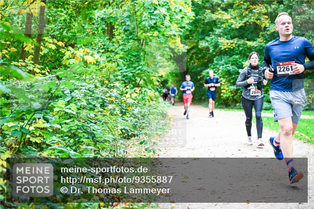 12.10.2025 - Bramfelder Halbmarathon 2025 Dr. Thomas Lammeyer http://msf.ph/oto/9355887 12.10.2025 10:55:09 Laufen 2844, 2261 meine-sportfotos.de