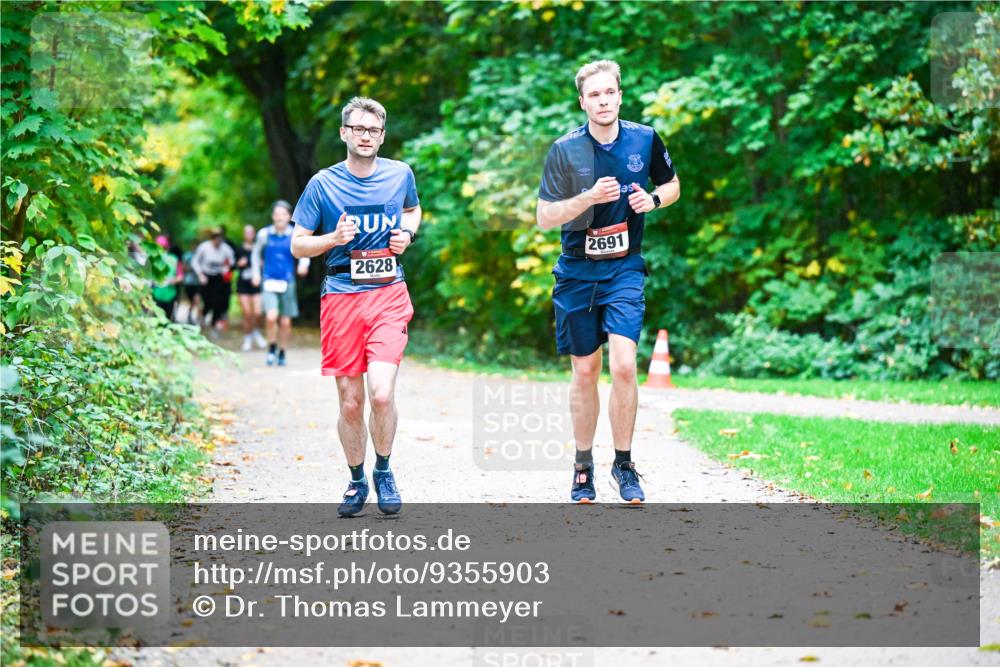 12.10.2025 - Bramfelder Halbmarathon 2025 Dr. Thomas Lammeyer http://msf.ph/oto/9355903 12.10.2025 10:55:13 Laufen 2628, 2691 meine-sportfotos.de