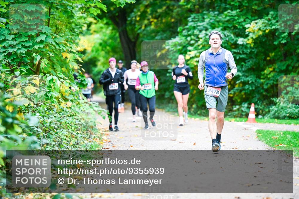 12.10.2025 - Bramfelder Halbmarathon 2025 Dr. Thomas Lammeyer http://msf.ph/oto/9355939 12.10.2025 10:55:20 Laufen 2478 meine-sportfotos.de