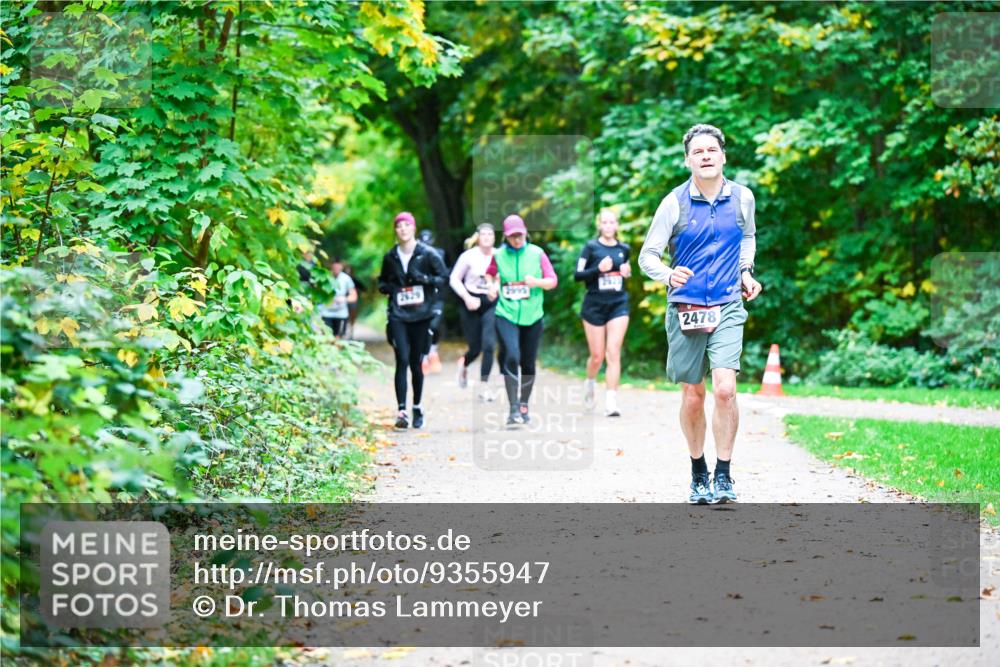 12.10.2025 - Bramfelder Halbmarathon 2025 Dr. Thomas Lammeyer http://msf.ph/oto/9355947 12.10.2025 10:55:21 Laufen 2478 meine-sportfotos.de
