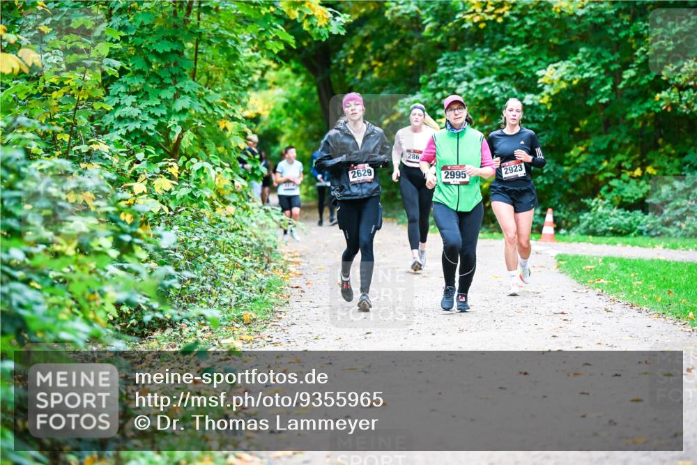 12.10.2025 - Bramfelder Halbmarathon 2025 Dr. Thomas Lammeyer http://msf.ph/oto/9355965 12.10.2025 10:55:24 Laufen 2629, 286, 2995, 90, 2923 meine-sportfotos.de