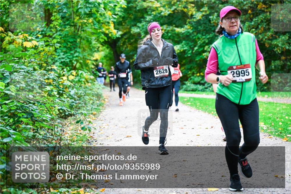 12.10.2025 - Bramfelder Halbmarathon 2025 Dr. Thomas Lammeyer http://msf.ph/oto/9355989 12.10.2025 10:55:28 Laufen 2629, 13184, 2995 meine-sportfotos.de