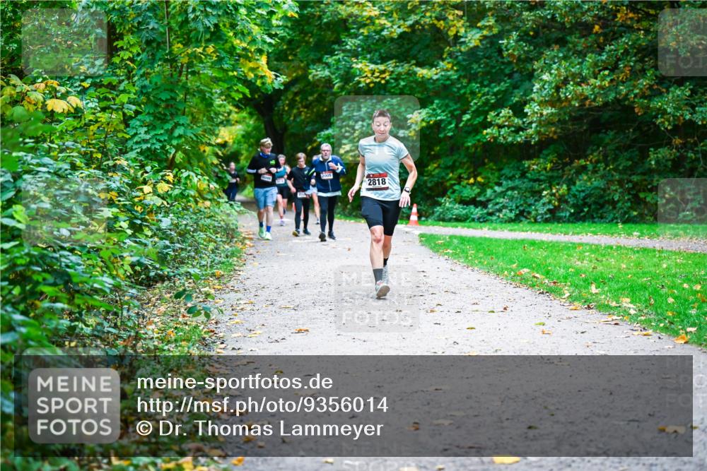12.10.2025 - Bramfelder Halbmarathon 2025 Dr. Thomas Lammeyer http://msf.ph/oto/9356014 12.10.2025 10:55:33 Laufen 2818 meine-sportfotos.de