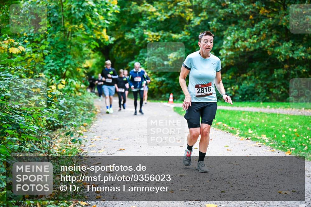 12.10.2025 - Bramfelder Halbmarathon 2025 Dr. Thomas Lammeyer http://msf.ph/oto/9356023 12.10.2025 10:55:35 Laufen 2818 meine-sportfotos.de