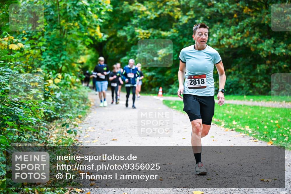 12.10.2025 - Bramfelder Halbmarathon 2025 Dr. Thomas Lammeyer http://msf.ph/oto/9356025 12.10.2025 10:55:36 Laufen 2818 meine-sportfotos.de