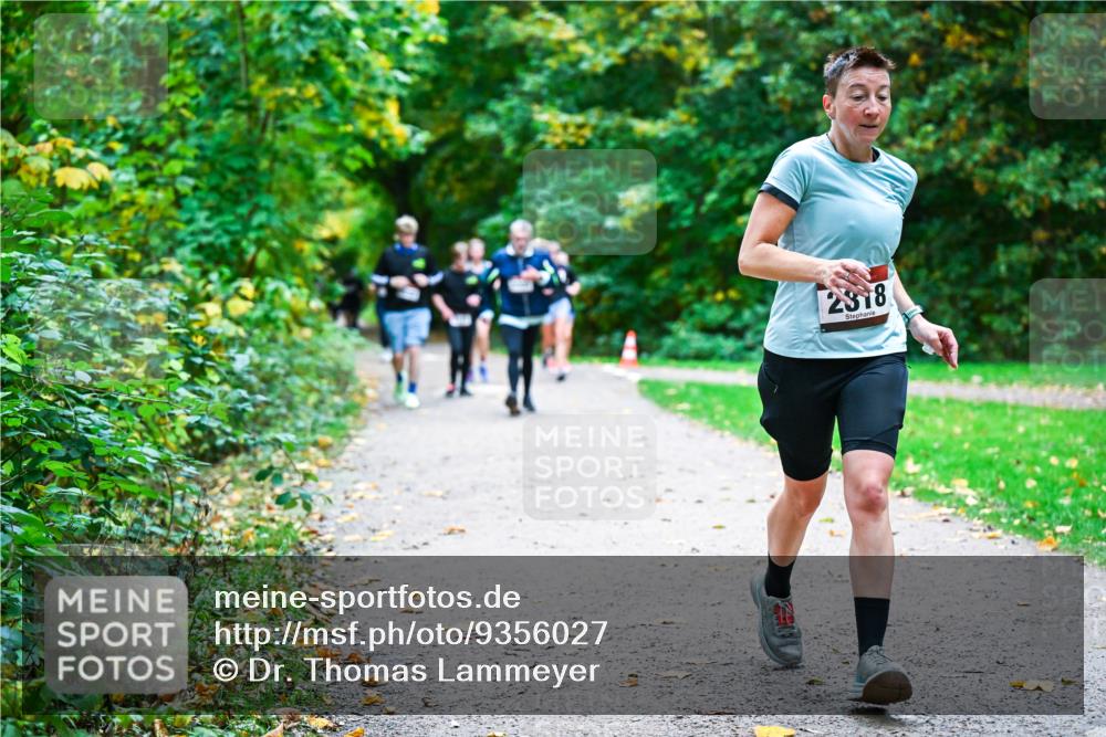 12.10.2025 - Bramfelder Halbmarathon 2025 Dr. Thomas Lammeyer http://msf.ph/oto/9356027 12.10.2025 10:55:36 Laufen 2318 meine-sportfotos.de