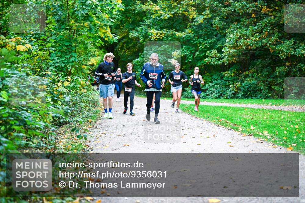 12.10.2025 - Bramfelder Halbmarathon 2025 Dr. Thomas Lammeyer http://msf.ph/oto/9356031 12.10.2025 10:55:38 Laufen 2101, 2334, 2005 meine-sportfotos.de