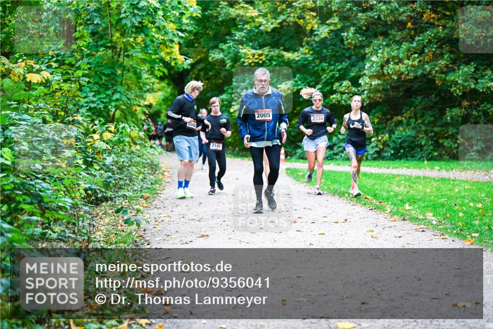 12.10.2025 - Bramfelder Halbmarathon 2025 Dr. Thomas Lammeyer http://msf.ph/oto/9356041 12.10.2025 10:55:39 Laufen 2101, 2005, 2334 meine-sportfotos.de