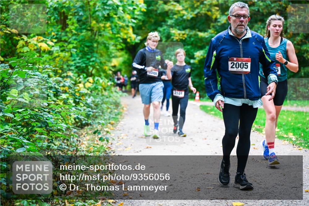 12.10.2025 - Bramfelder Halbmarathon 2025 Dr. Thomas Lammeyer http://msf.ph/oto/9356056 12.10.2025 10:55:42 Laufen 2101, 2005 meine-sportfotos.de