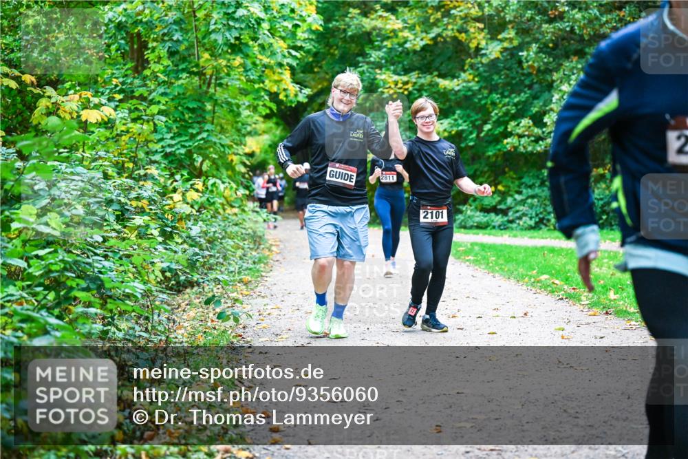 12.10.2025 - Bramfelder Halbmarathon 2025 Dr. Thomas Lammeyer http://msf.ph/oto/9356060 12.10.2025 10:55:43 Laufen 2811, 2101, 2 meine-sportfotos.de