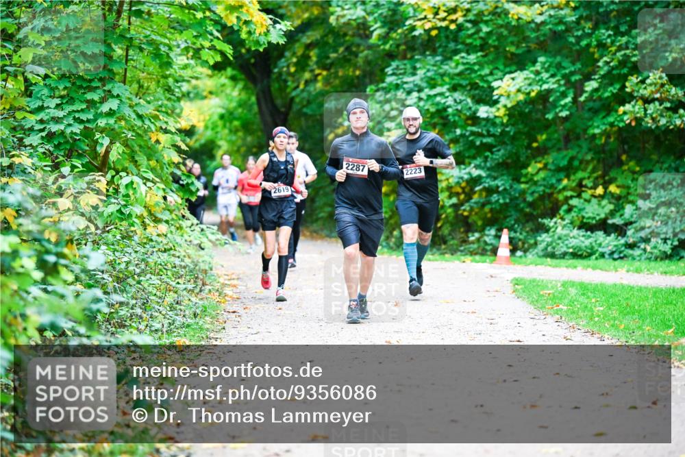12.10.2025 - Bramfelder Halbmarathon 2025 Dr. Thomas Lammeyer http://msf.ph/oto/9356086 12.10.2025 10:55:49 Laufen 2619, 2287, 2223 meine-sportfotos.de