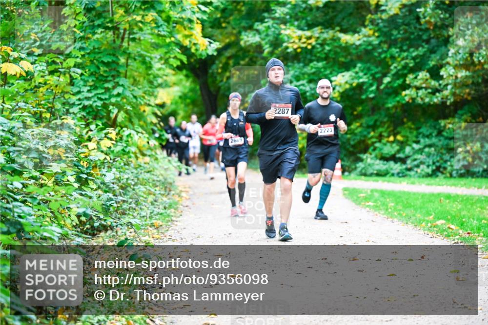 12.10.2025 - Bramfelder Halbmarathon 2025 Dr. Thomas Lammeyer http://msf.ph/oto/9356098 12.10.2025 10:55:51 Laufen 2619, 2287, 2223 meine-sportfotos.de