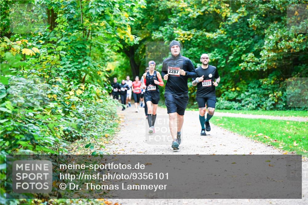 12.10.2025 - Bramfelder Halbmarathon 2025 Dr. Thomas Lammeyer http://msf.ph/oto/9356101 12.10.2025 10:55:51 Laufen 2619, 2287, 2223 meine-sportfotos.de