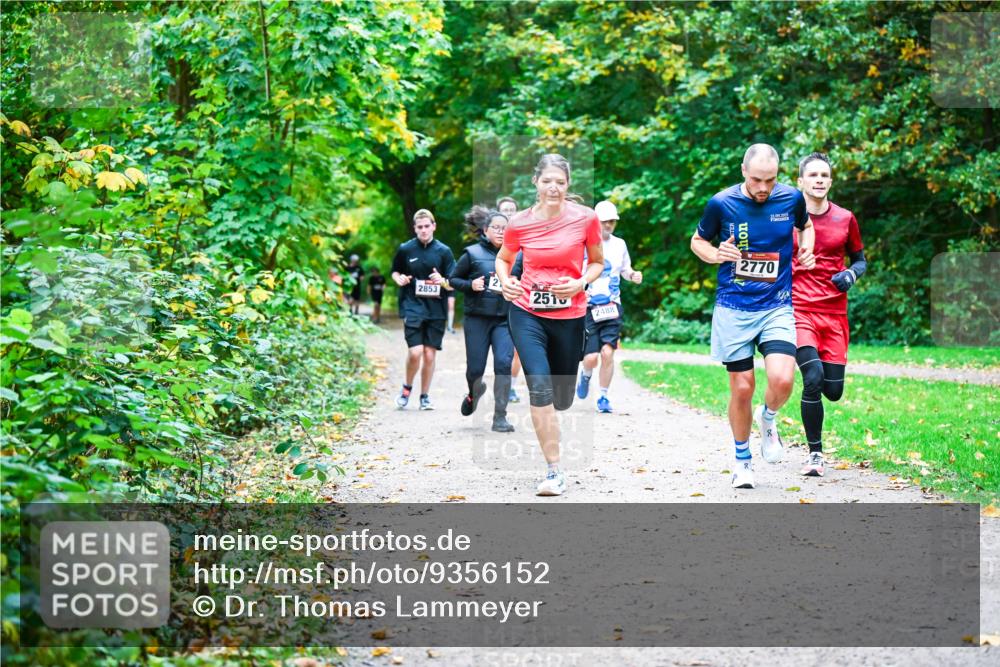 12.10.2025 - Bramfelder Halbmarathon 2025 Dr. Thomas Lammeyer http://msf.ph/oto/9356152 12.10.2025 10:56:00 Laufen 2853, 2510, 2488, 2770, 21, 09, 2009 meine-sportfotos.de