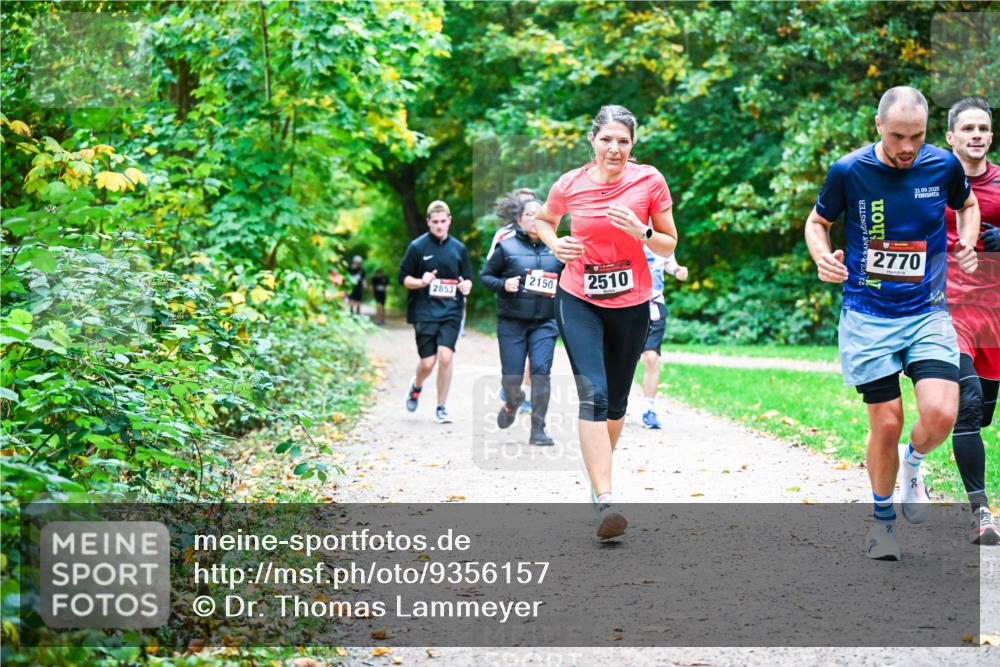 12.10.2025 - Bramfelder Halbmarathon 2025 Dr. Thomas Lammeyer http://msf.ph/oto/9356157 12.10.2025 10:56:00 Laufen 2853, 2150, 2510, 2770, 21, 2025 meine-sportfotos.de
