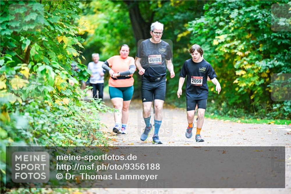 12.10.2025 - Bramfelder Halbmarathon 2025 Dr. Thomas Lammeyer http://msf.ph/oto/9356188 12.10.2025 10:56:15 Laufen 154, 2059 meine-sportfotos.de