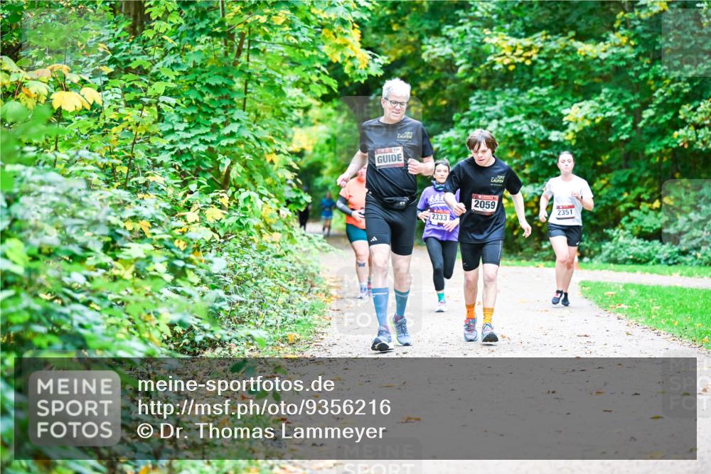 12.10.2025 - Bramfelder Halbmarathon 2025 Dr. Thomas Lammeyer http://msf.ph/oto/9356216 12.10.2025 10:56:20 Laufen 2333, 2059, 2351 meine-sportfotos.de