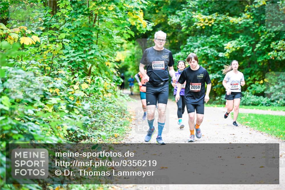 12.10.2025 - Bramfelder Halbmarathon 2025 Dr. Thomas Lammeyer http://msf.ph/oto/9356219 12.10.2025 10:56:20 Laufen 3, 2059, 2351 meine-sportfotos.de