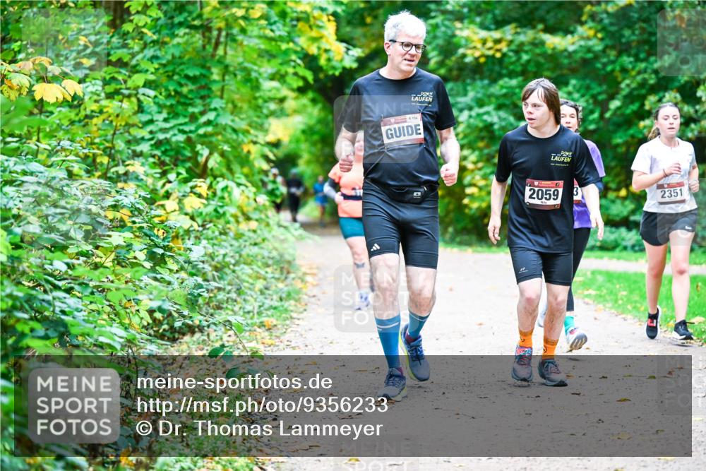 12.10.2025 - Bramfelder Halbmarathon 2025 Dr. Thomas Lammeyer http://msf.ph/oto/9356233 12.10.2025 10:56:22 Laufen 154, 2059, 2351 meine-sportfotos.de
