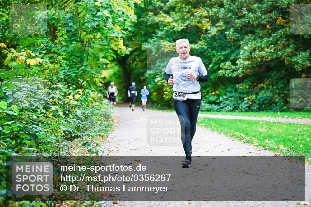 12.10.2025 - Bramfelder Halbmarathon 2025 Dr. Thomas Lammeyer http://msf.ph/oto/9356267 12.10.2025 10:56:29 Laufen 2668 meine-sportfotos.de
