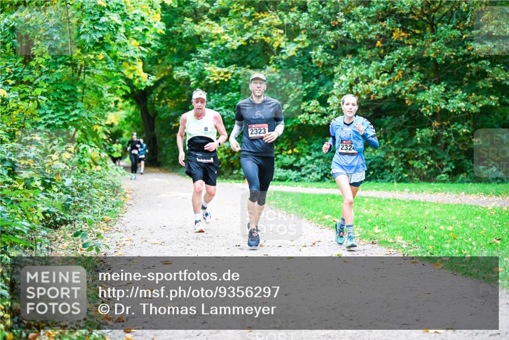 12.10.2025 - Bramfelder Halbmarathon 2025 Dr. Thomas Lammeyer http://msf.ph/oto/9356297 12.10.2025 10:56:38 Laufen 8, 2323, 232 meine-sportfotos.de