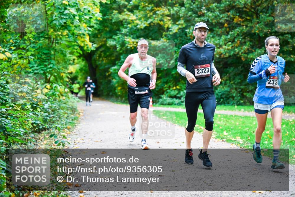 12.10.2025 - Bramfelder Halbmarathon 2025 Dr. Thomas Lammeyer http://msf.ph/oto/9356305 12.10.2025 10:56:39 Laufen 2038, 8, 2323, 232 meine-sportfotos.de