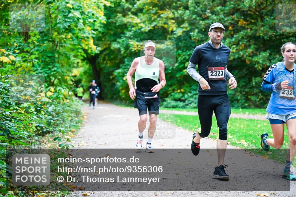 12.10.2025 - Bramfelder Halbmarathon 2025 Dr. Thomas Lammeyer http://msf.ph/oto/9356306 12.10.2025 10:56:39 Laufen 8, 2323, 232 meine-sportfotos.de