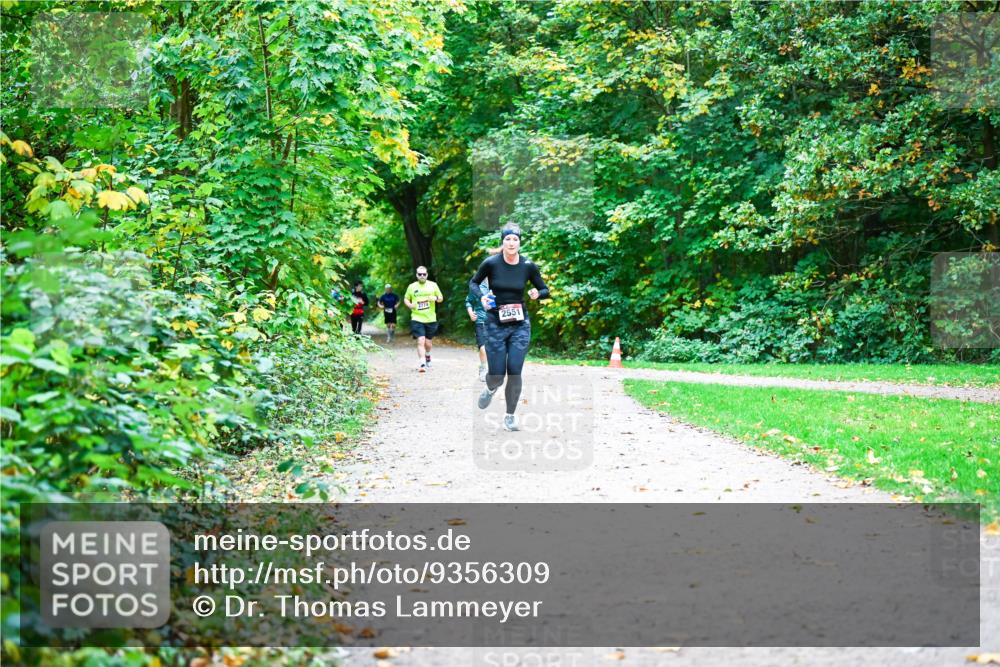 12.10.2025 - Bramfelder Halbmarathon 2025 Dr. Thomas Lammeyer http://msf.ph/oto/9356309 12.10.2025 10:56:46 Laufen 2774, 2551 meine-sportfotos.de