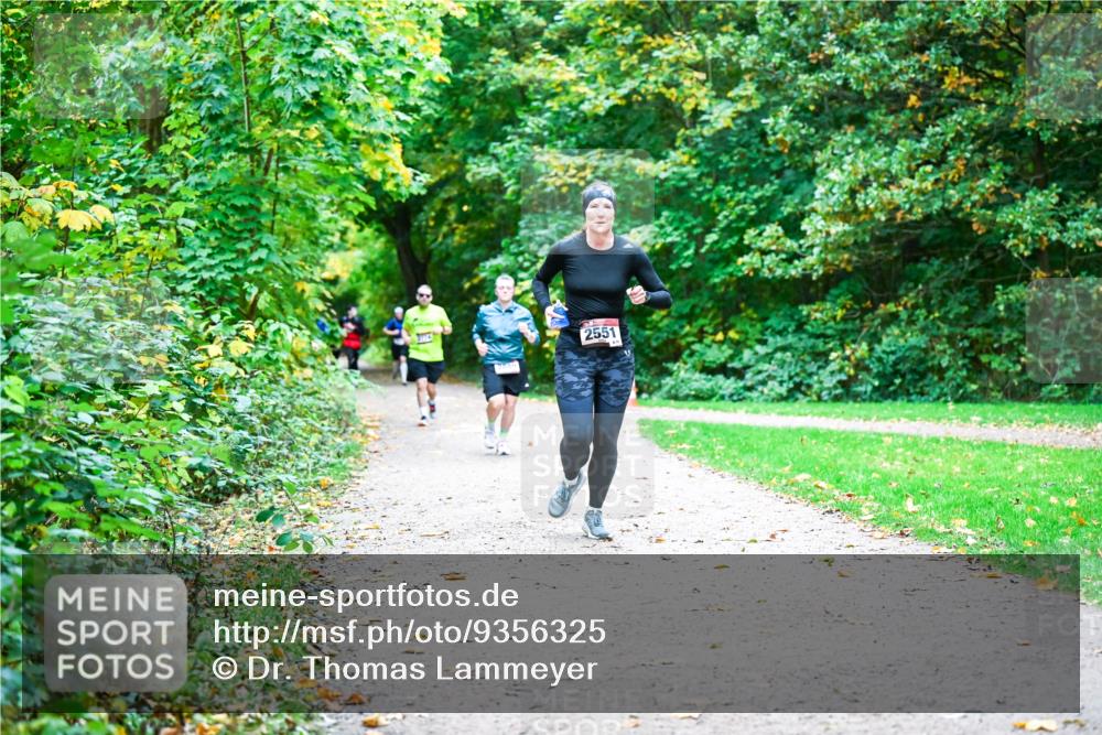 12.10.2025 - Bramfelder Halbmarathon 2025 Dr. Thomas Lammeyer http://msf.ph/oto/9356325 12.10.2025 10:56:48 Laufen 2551 meine-sportfotos.de