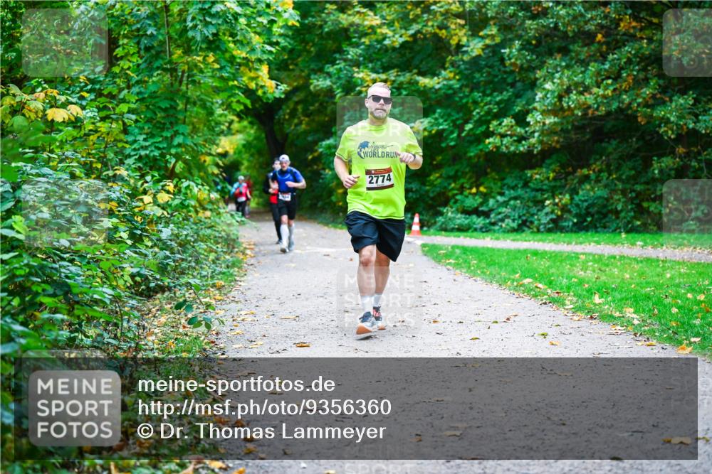 12.10.2025 - Bramfelder Halbmarathon 2025 Dr. Thomas Lammeyer http://msf.ph/oto/9356360 12.10.2025 10:56:54 Laufen 2774 meine-sportfotos.de