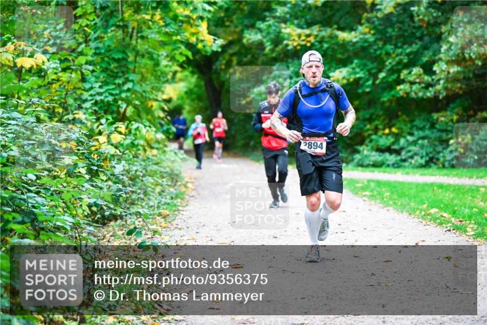 12.10.2025 - Bramfelder Halbmarathon 2025 Dr. Thomas Lammeyer http://msf.ph/oto/9356375 12.10.2025 10:56:58 Laufen 2894 meine-sportfotos.de