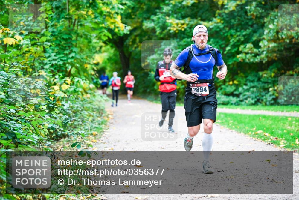 12.10.2025 - Bramfelder Halbmarathon 2025 Dr. Thomas Lammeyer http://msf.ph/oto/9356377 12.10.2025 10:56:59 Laufen 2894 meine-sportfotos.de