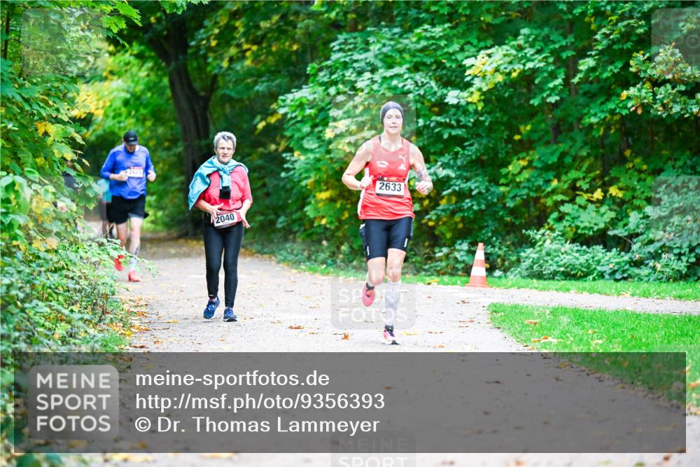 12.10.2025 - Bramfelder Halbmarathon 2025 Dr. Thomas Lammeyer http://msf.ph/oto/9356393 12.10.2025 10:57:04 Laufen 2423, 2040, 2633 meine-sportfotos.de
