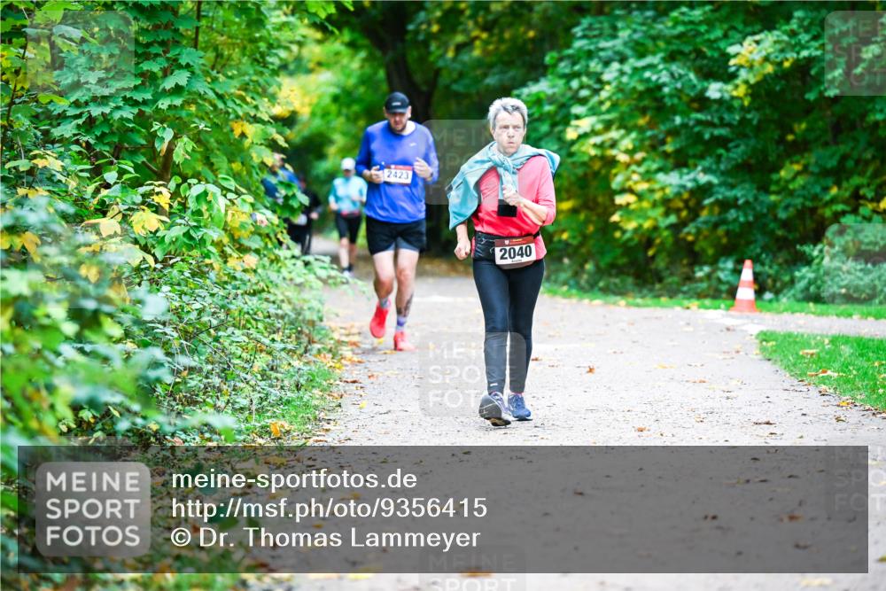 12.10.2025 - Bramfelder Halbmarathon 2025 Dr. Thomas Lammeyer http://msf.ph/oto/9356415 12.10.2025 10:57:09 Laufen 2423, 2040 meine-sportfotos.de